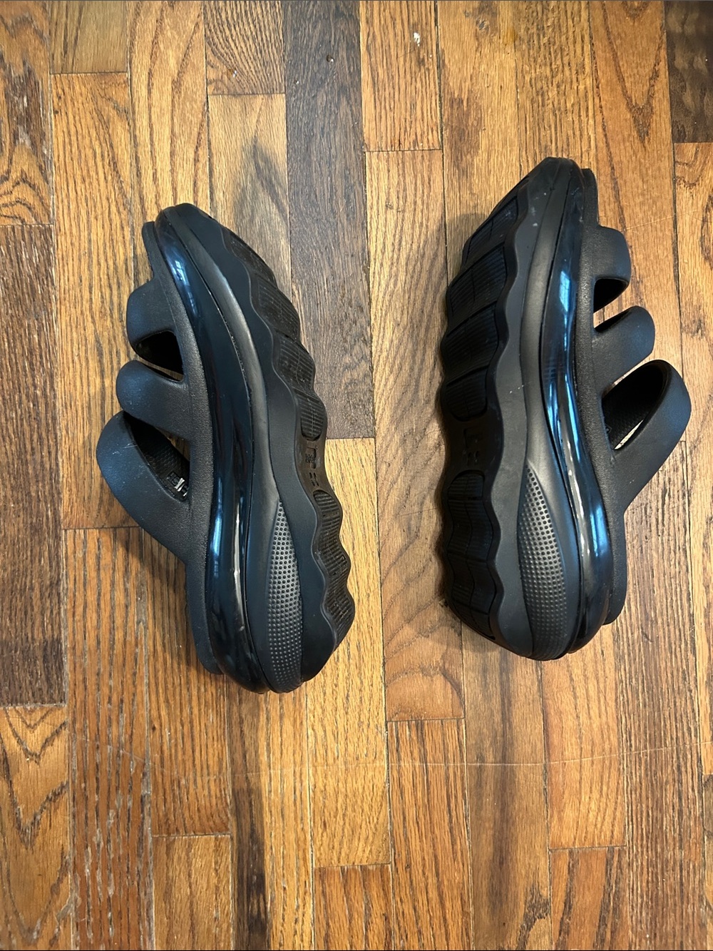 CROCS Black Double-Strap Slide Sandals - Picture 5 of 9